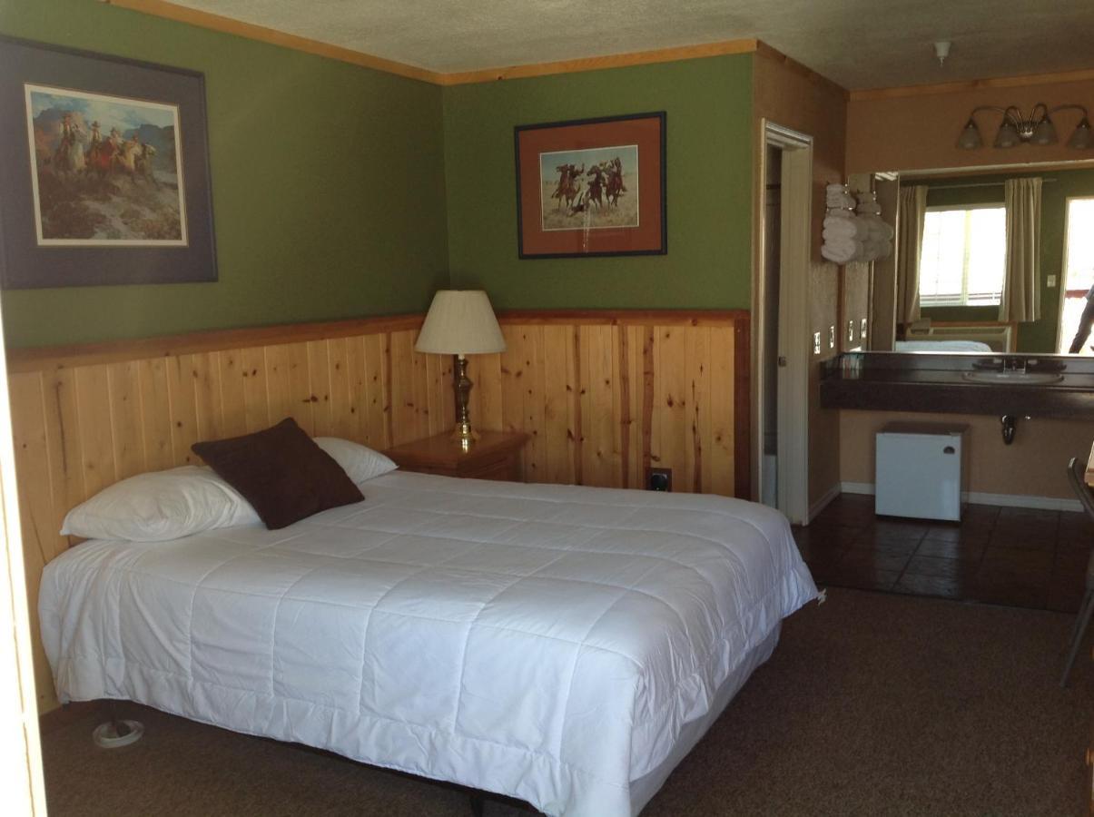 Whitney Portal Hotel And Hostel Lone Pine Exteriör bild